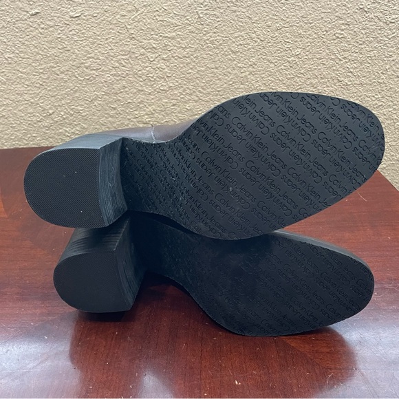 NEW Calvin Klein Maggie Chelsea Boots Heel Size 10 - Picture 7 of 10